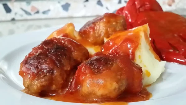 Ćufte u sosu – zapečene u rerni | Istaknuta slika 1/4 | Domaće, ćufte, u, paradajz, sosu