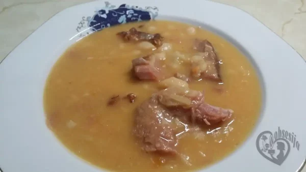 Čorbast pasulj sa suvim mesom | Istaknuta slika 1/4 | Tradicionalni, čorbast, pasulj, sa, suvim, mesom, iz, Banata