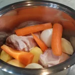 Supa sa griz knedlama | Istaknuta slika 2/4 | Svečana, topla, i, slasna, kombinacija, povrća, i, knedli, u, začinjenoj, supi