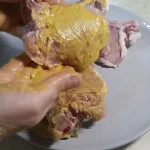 Priprema marinade i mesa | Postupak 1 | Slika 2/7 Krmenadle u sosu od crnog luka | Priprema marinade i mesa | Postupak 1 | Slika 2/7