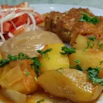 Serviranje | Postupak 6 | Slika 5/6 Krmenadle u sosu od crnog luka | Serviranje | Postupak 6 | Slika 5/6