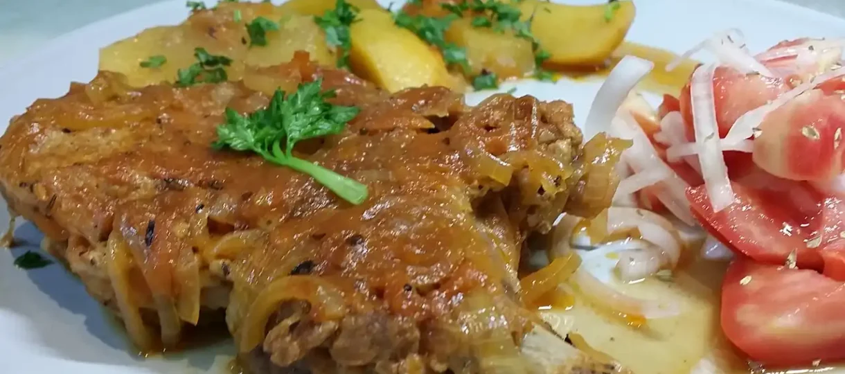 Krmenadle u sosu od crnog luka