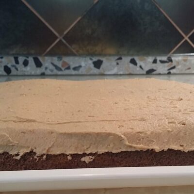 Kremasta torta sa plazma keksom | Nanošenje fila | Postupak 4 | Slika 2/2
