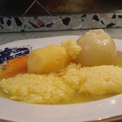 Supa sa griz knedlama | Istaknuta slika 2/4 | Svečana, topla, i, slasna, kombinacija, povrća, i, knedli, u, začinjenoj, supi
