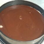 Griz torta sa vanil kremom | Priprema glazure od čokolade | Postupak 4 | Slika 3/4