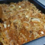 Krmenadle u sosu od crnog luka | Pečenje mesa u rerni | Postupak 3 | Image 1/4