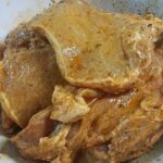 Krmenadle u sosu od crnog luka | Priprema marinade i mesa | Postupak 1 | Image 2/4