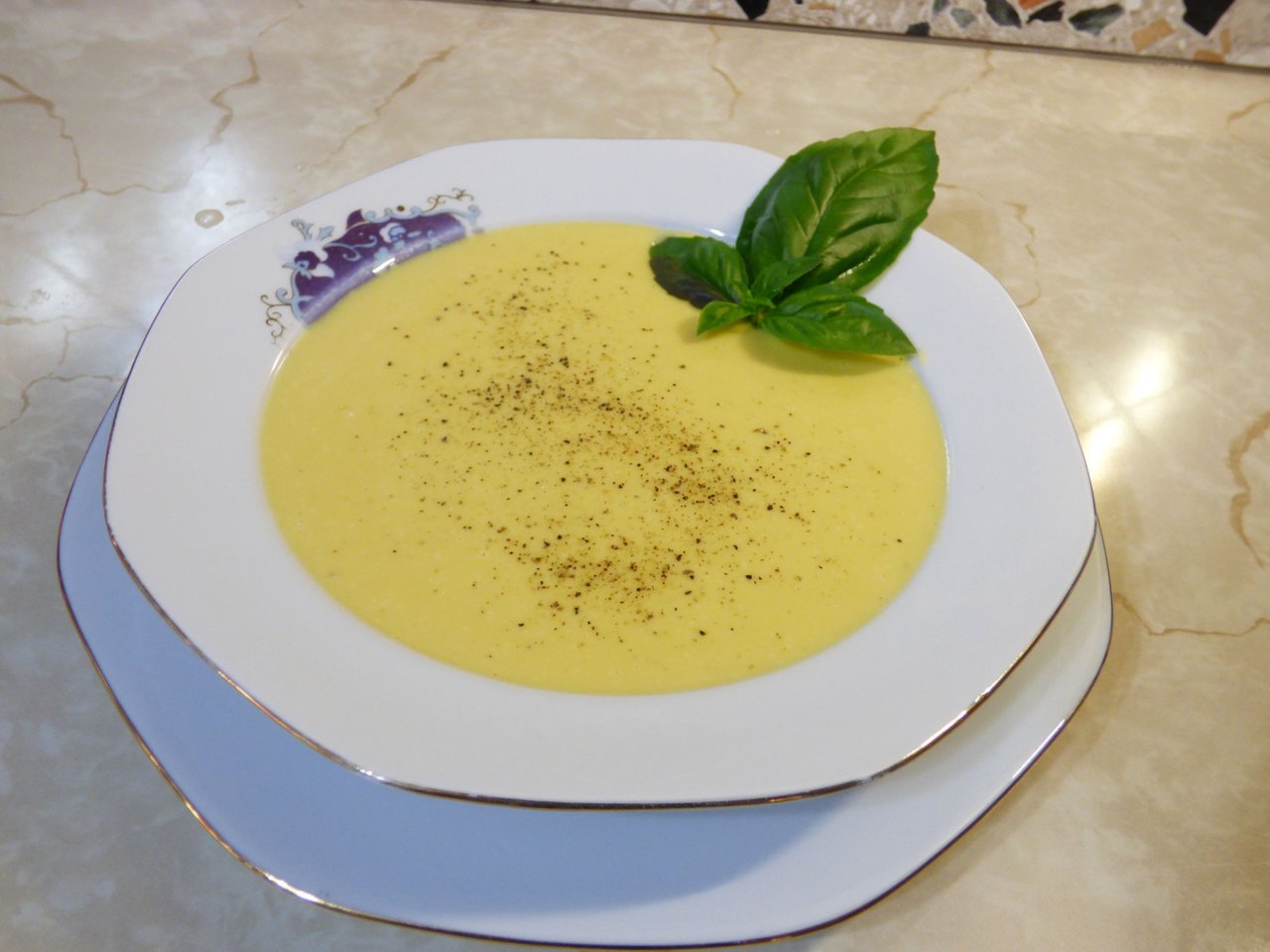 Karfiol krem supa | Istaknuta slika 3/5 | Kremasta, supa, od, karfiola, ukusan, i, hranljiv, obrok, za, razne, prigode
