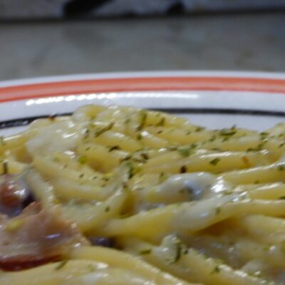 Špageti u gorgonzola sosu | Istaknuta slika 2/4 | Italijanski, specijalitet, Spaghetti, u, gorgonzola, sosu