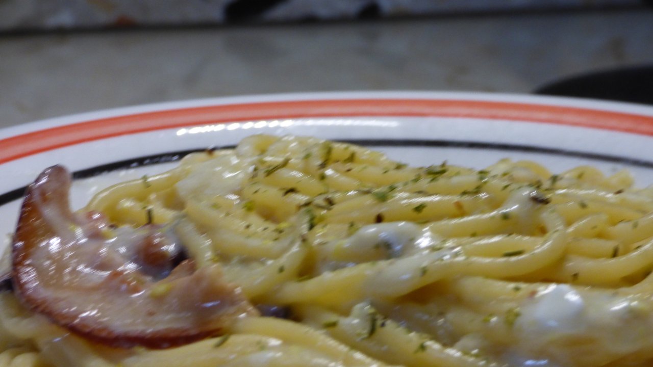 Špageti u gorgonzola sosu | Istaknuta slika 2/4 | Italijanski, specijalitet, Spaghetti, u, gorgonzola, sosu