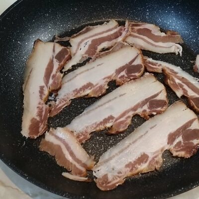 Palenta sa slaninom i sirom | Priprema slanine | Postupak 2 | Slika 1/2