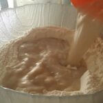 Domaće lepinje – tradicional domaće kuhinje | Priprema brašna | Postupak 2 | Slika 2/4