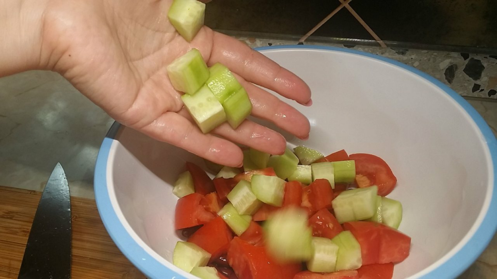 Pileći filet sa salatom | Pečenje fileta i serviranje | Postupak 4 | Slika 1/1