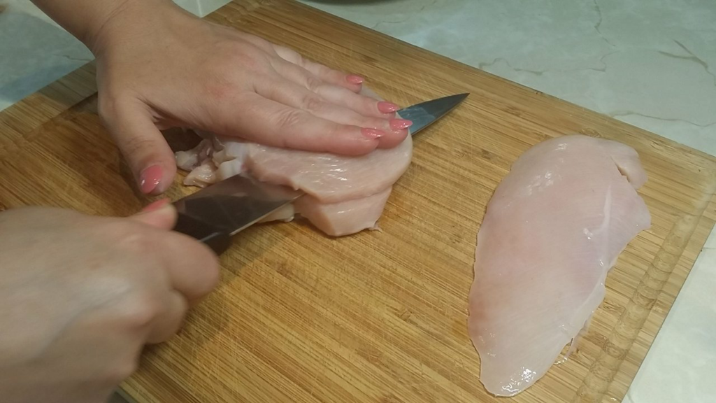 Pileći filet sa salatom | Priprema piletine | Postupak 1 | Slika 1/1