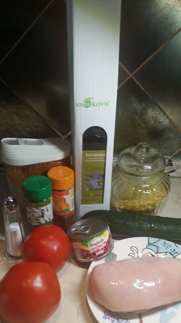 Pileći filet sa salatom | Istaknuta slika 4/4 | Idealna, opcija, za, obrok, koji, se, brzo, sprema, i, jako, je, hranjiv
