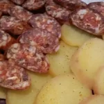Francuski krompir – na srpski način | Slaganje francuskog krompira | Postupak 4 | Slika 4/6
