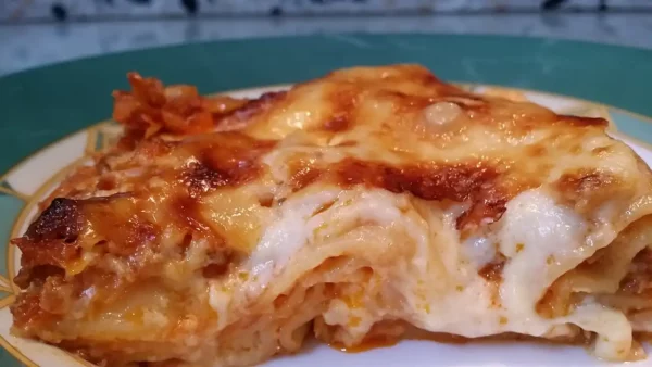 Lazanja Bolognese | Istaknuta slika 2/4 | Tradicionalni, italijanski, specijalitet, iz, rerne