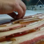 Punjeni svinjski filet za prazničnu trpezu | Punjenje fileta -priprema slanine | Postupak 6 | Slika 2/4