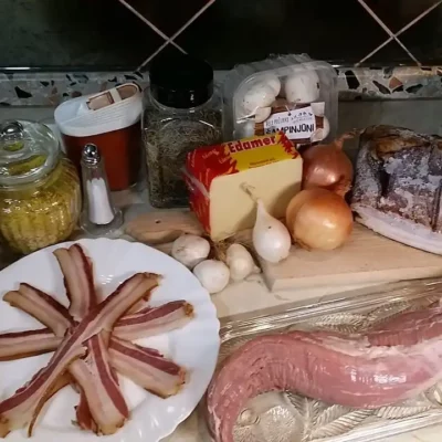 Punjeni svinjski filet za prazničnu trpezu | Istaknuta slika 4/4 | Svinjski, filet, sa, pečurkama, i, sirom, u, omotu, od, slanine
