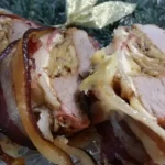 Punjeni svinjski filet za prazničnu trpezu | Istaknuta slika 2/4 | Svinjski, filet, sa, pečurkama, i, sirom, u, omotu, od, slanine