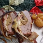 Punjeni svinjski filet za prazničnu trpezu | Istaknuta slika 1/4 | Svinjski, filet, sa, pečurkama, i, sirom, u, omotu, od, slanine
