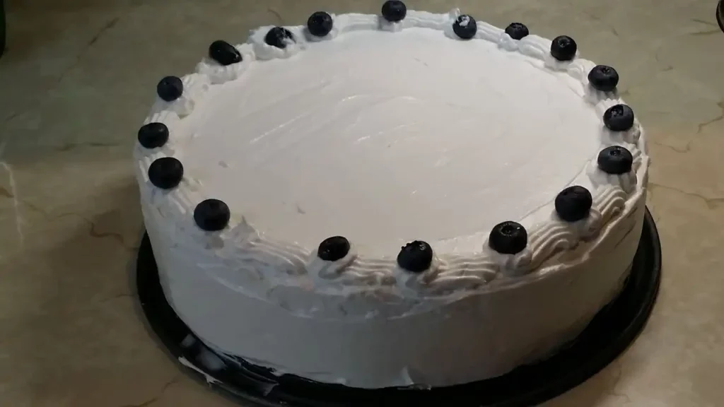 Kremasta torta sa kajsijama | Rashlađivanje i skidanje obruča | Postupak 5 | Image 1/1