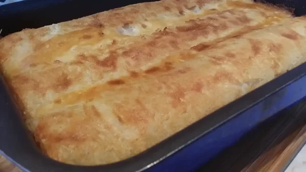 Pita sa višnjama i grizom | Istaknuta slika 2/4 | Kiselkastoslatka, desert, poslastica
