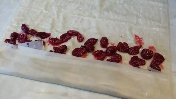 Pita sa višnjama i grizom | Istaknuta slika 3/4 | Kiselkastoslatka, desert, poslastica
