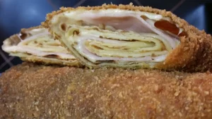 Pohovane palačinke punjene sirom i šunkom