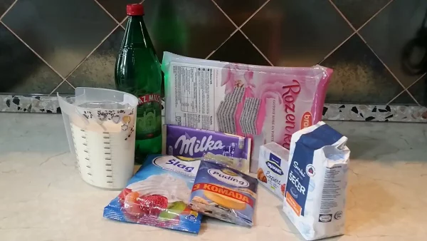 Torta beli anđeo | Istaknuta slika 4/4 | Vazdušasta, kremasta, pa, i, bogatog, slatkog, ukusa