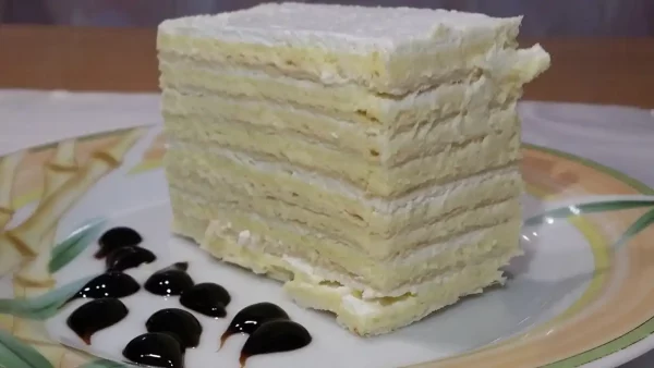 Torta beli anđeo | Istaknuta slika 1/4 | Vazdušasta, kremasta, pa, i, bogatog, slatkog, ukusa