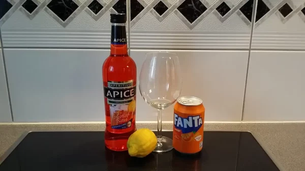 Koktel Aperitif-Bitter | Istaknuta slika 4/4 | Koktel, sa, stilom, za, pravo, osveženje