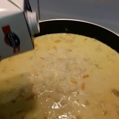Dodavanje ostalih sastojka | Postupak 4 | Slika 2/3 Pirinač Kazimir sa voćem | Dodavanje ostalih sastojka | Postupak 4 | Slika 2/3