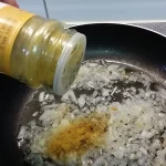 Dodavanje karija i voća | Postupak 2 | Slika 1/4 Pirinač Kazimir sa voćem | Dodavanje karija i voća | Postupak 2 | Slika 1/4
