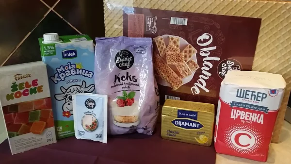 Rolat u oblandi sa žele bombonama | Istaknuta slika 4/4 | Savršen, sitni, kolač, za, sve, prilike