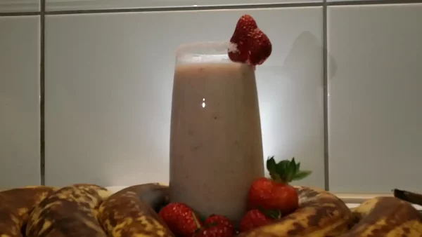 Smoothie od banana i jagoda | Istaknuta slika 1/4 | Smuti, Smoothie, je, odličan, napitak, da, započnete, dan, pun, energije