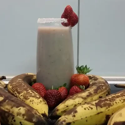 Smoothie od banana i jagoda