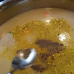 Bela čorba sa piletinom i povrćem | Dodavanje i kuvanje ostalih sastojaka | Postupak 3 | Slika 6/6