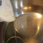 Bela čorba sa piletinom i povrćem | Dinstanje sastojaka | Postupak 2 | Slika 1/6