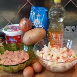 Bela čorba sa piletinom i povrćem | 4/5 Bela čorba sa piletinom i povrćem | Istaknuta slika 4/5 | Razno, povrće, i, pileće, meso, u, jednoj, šerpi