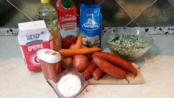 Grašak sa kobasicama | Istaknuta slika 4/4 | Gusto, varivo, kao, hranljiv, obrok