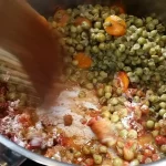 Grašak sa kobasicama | Pravljenje zaprške | Postupak 3 | Slika 3/5