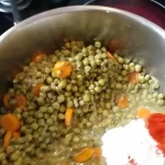 Grašak sa kobasicama | Pravljenje zaprške | Postupak 3 | Slika 2/5