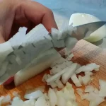 Grašak sa kobasicama | Priprema povrća | Postupak 1 | Slika 1/4