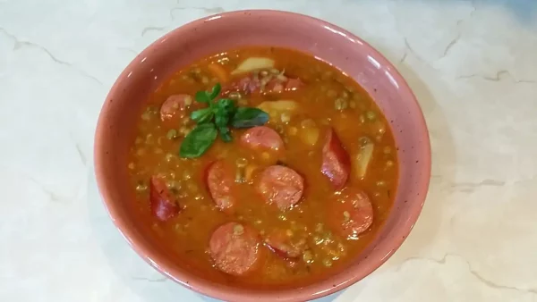 Grašak sa kobasicama | Istaknuta slika 2/4 | Gusto, varivo, kao, hranljiv, obrok