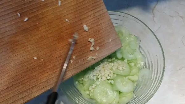 Krastavac salata sa belim lukom | Istaknuta slika 2/4 | Zdravlje, na, brzaka, kao, i, ova, salata