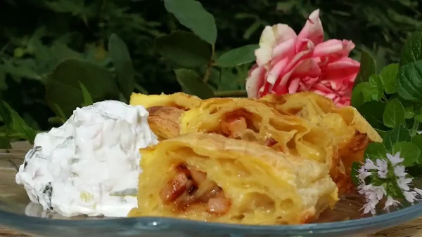 Rolovana seljačka pita sa piletinom | Istaknuta slika 1/4 | Praktična, užina, iz, seoskog, doma, savršeno, rešenje, za, poneti