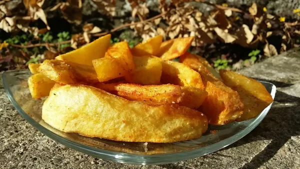 Domaći krompir iz friteze | Istaknuta slika 1/4 | Tajna, za, savršen, hrskav, spolja, a, mekan, iznutra, krompir
