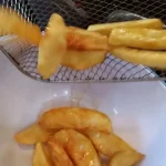Domaći krompir iz friteze | Istaknuta slika 2/4 | Tajna, za, savršen, hrskav, spolja, a, mekan, iznutra, krompir