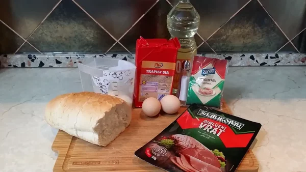 Seoski hlebni složenac | Istaknuta slika 2/4 | Čarolija, starog, hleba, sira, šunke, i, svježih, jaja